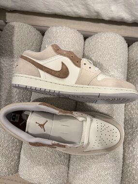 Nike Air Jordan 1 Low SE - Legend Light Brown/ Sail/ Neutral Grey/ Suede